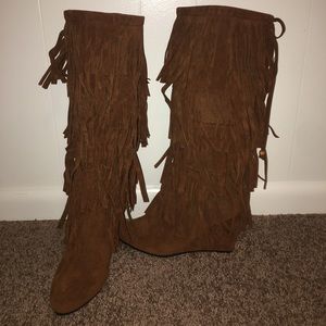Brown Fringe Wedge Boot 👢 New 3inch 1 HR $25.00‼️